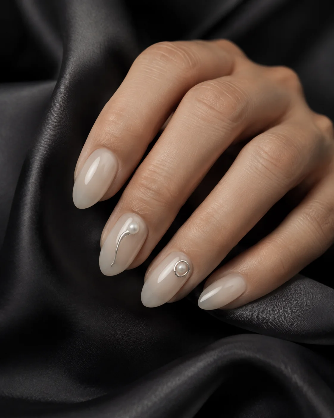 Pearl Study: SCULPTURAL · CHROME